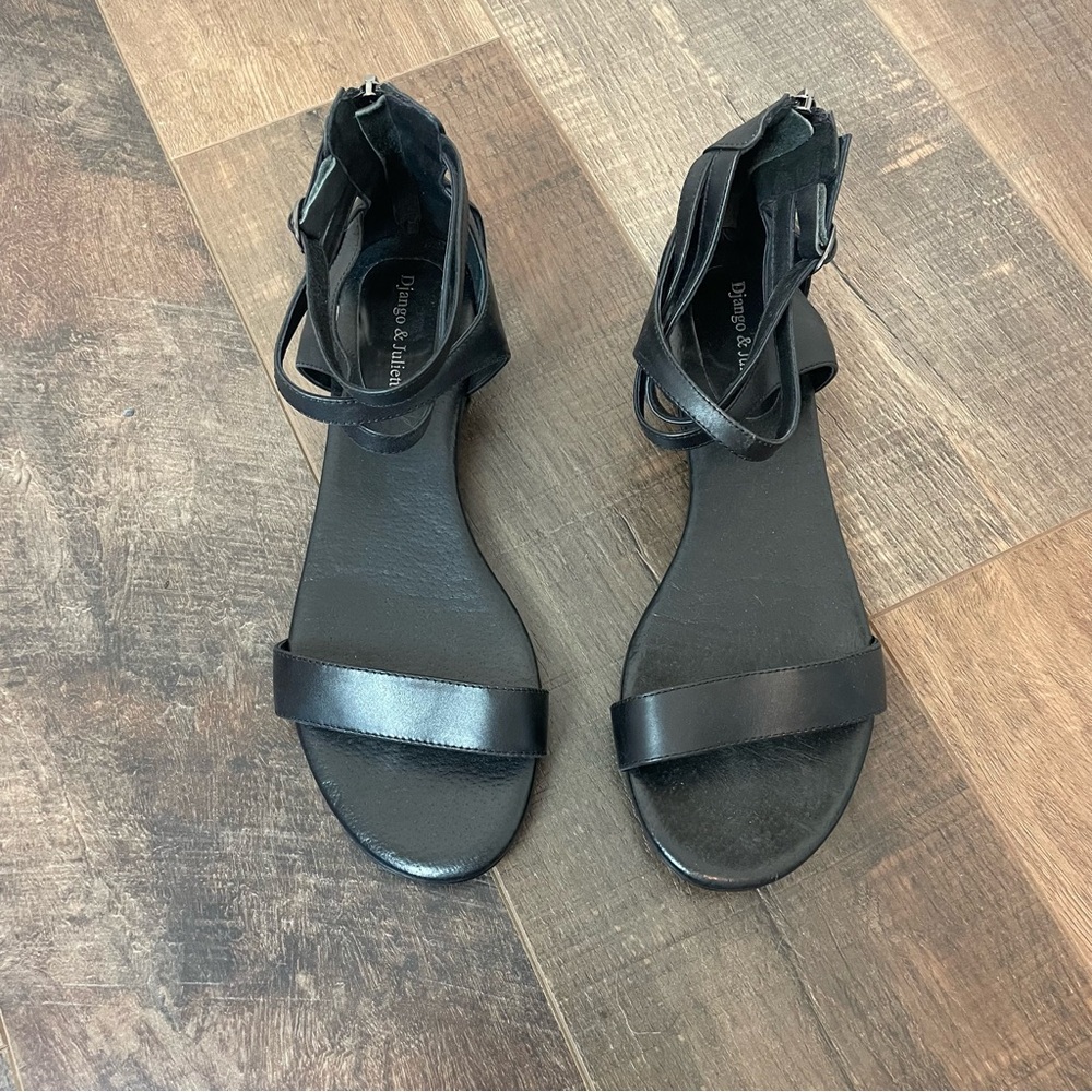 Django and Juliette Black Leather Ankle Strap Sandal Minimalist 8.5